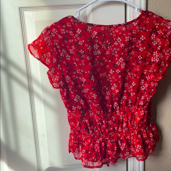 Red blouse ❣️😍 - Picture 2 of 3